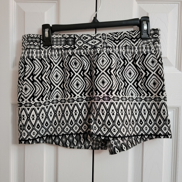 J. Crew Pants - J. Crew Shorts, Women's, Black White Pattern, Size 4